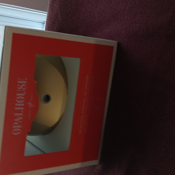 Ultrasonic Essential Oil Diffuser - Picture 3 of 4